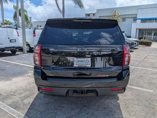 2023 Chevrolet Suburban RST