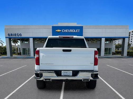 Summit White 2026 Chevrolet Silverado 1500 LT