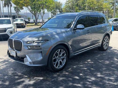 Gray Metallic 2023 BMW X7 xDrive40i