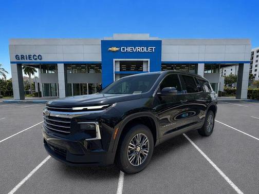 Mosaic Black Metallic 2026 Chevrolet Traverse LT