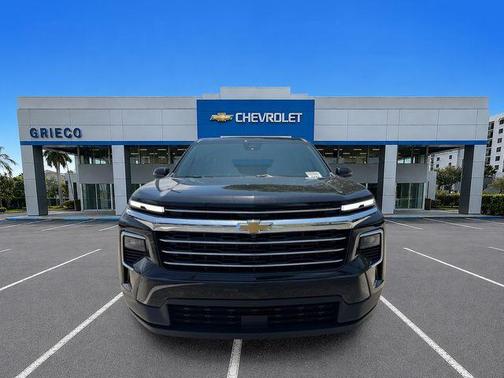 Mosaic Black Metallic 2026 Chevrolet Traverse LT