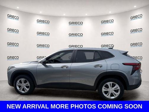 Sterling Gray Metallic 2024 Chevrolet Trax LS
