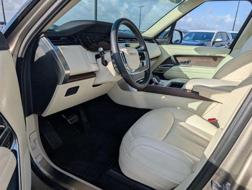 Batumi Gold 2024 Land Rover Range Rover P530 SE