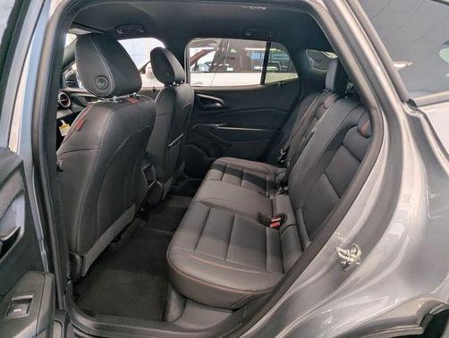 Sterling Gray Metallic 2026 Chevrolet Trax 2RS