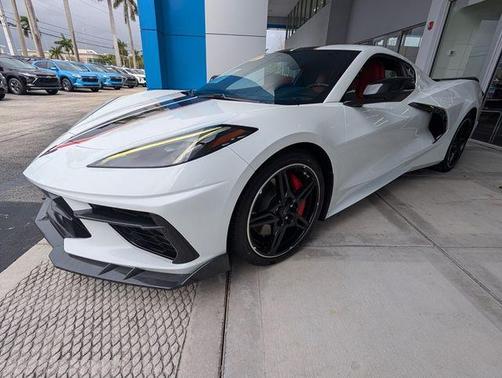 Arctic White 2021 Chevrolet Corvette Stingray w/2LT