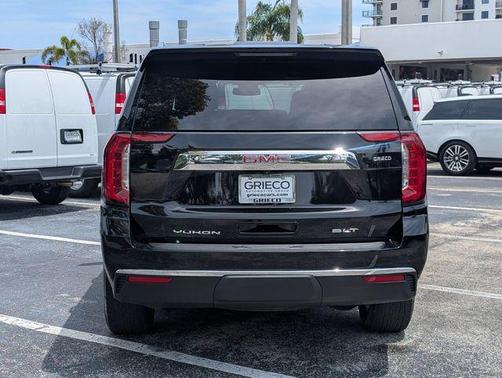 Onyx Black 2024 GMC Yukon SLT