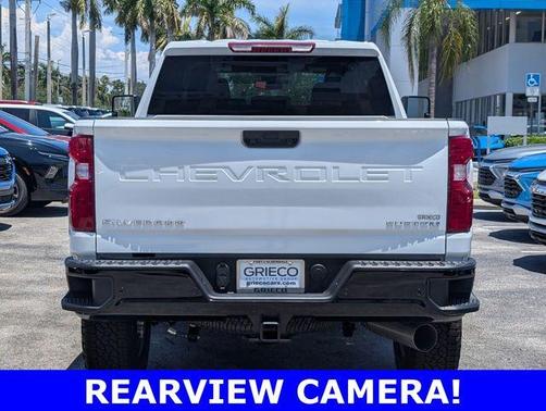 Summit White 2026 Chevrolet Silverado 2500 Custom