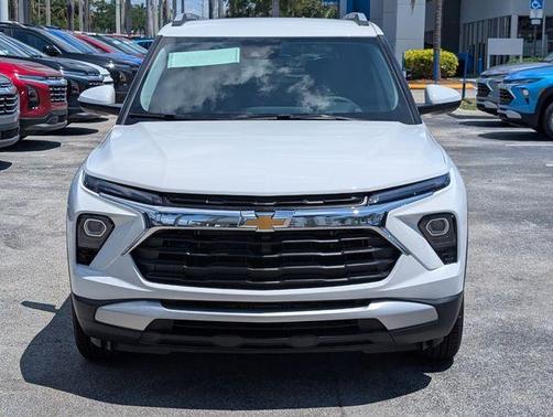 Summit White 2026 Chevrolet Trailblazer LT