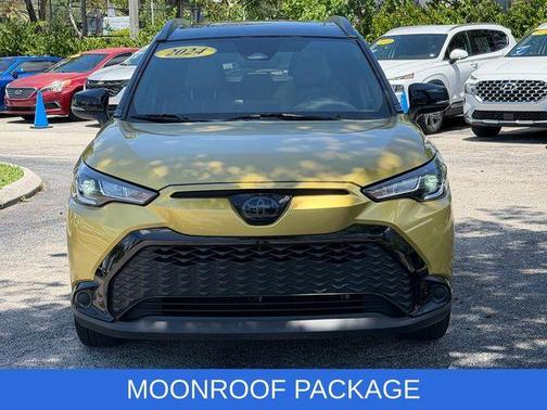 Jet Black 2024 Toyota Corolla Cross Hybrid SE