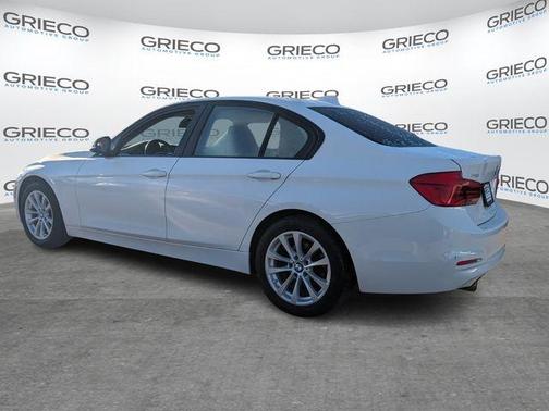 Alpine White 2018 BMW 320 i