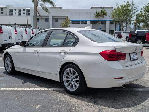 Alpine White 2018 BMW 320 i