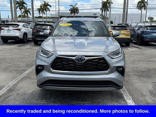 Celestial Silver Metallic 2022 Toyota Highlander Hybrid Platinum