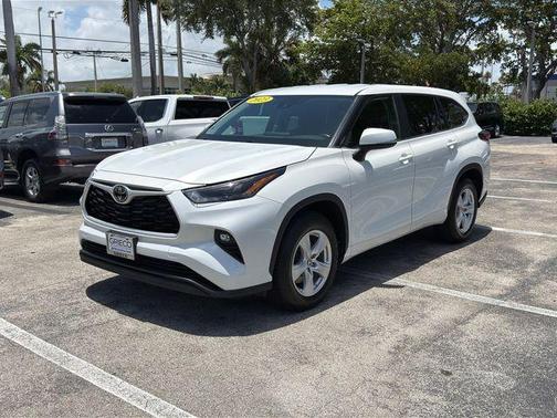 Wind Chill Pearl 2023 Toyota Highlander LE