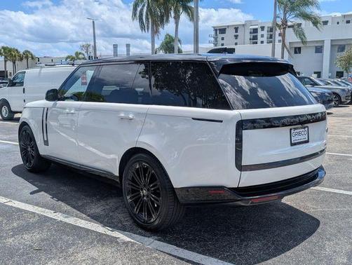 Fuji White 2023 Land Rover Range Rover P400 SE