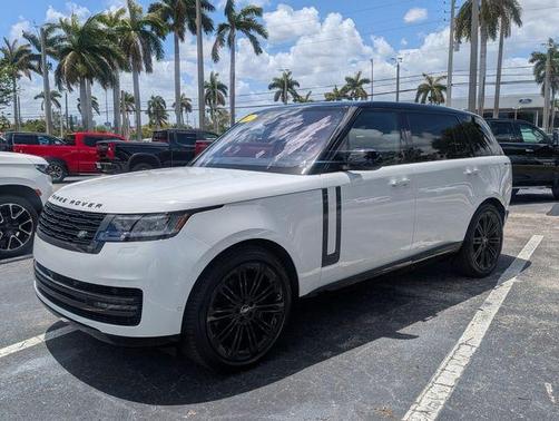 Fuji White 2023 Land Rover Range Rover P400 SE
