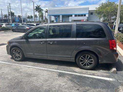 Granite Crystal Clearcoat Metallic 2018 Dodge Grand Caravan GT