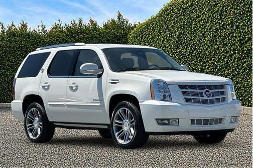 White Diamond Clearcoat 2013 Cadillac Escalade Premium