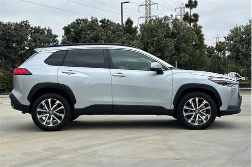 2023 Toyota Corolla Cross XLE