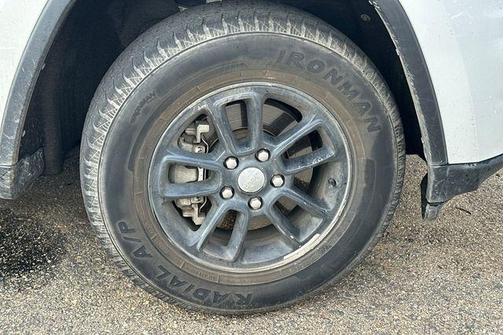 2020 Jeep Grand Cherokee Laredo E