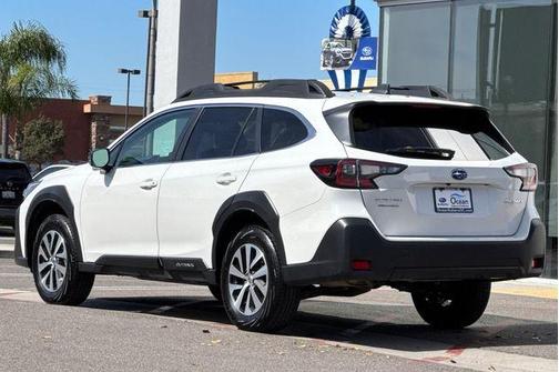 Crystal White Pearl 2025 Subaru Outback Premium