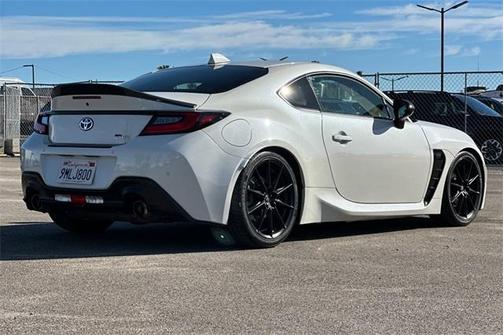 2024 Toyota GR86 Premium