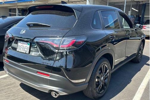 Crystal Black Pearl 2026 Honda HR-V Sport