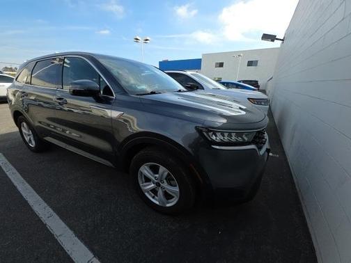 2022 Kia Sorento LX