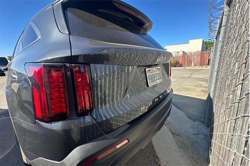 2022 Kia Sorento LX