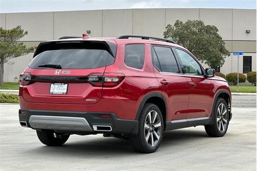 2025 Honda Pilot Touring