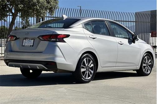 2023 Nissan Versa 1.6 SV