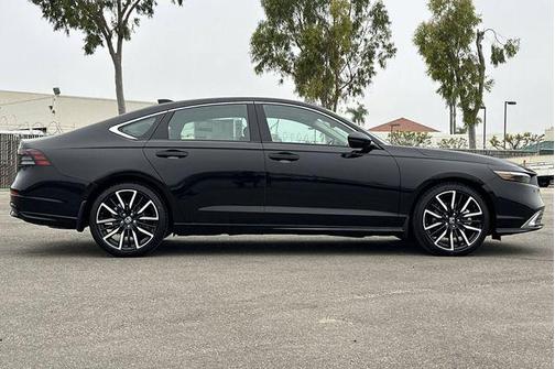 Crystal Black Pearl 2026 Honda Accord Hybrid Touring