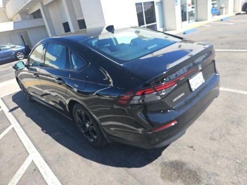 Crystal Black Pearl 2025 Honda Accord SE