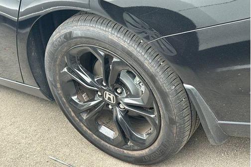 Crystal Black Pearl 2025 Honda Accord SE
