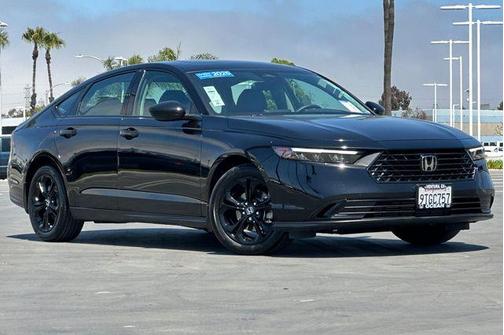 Crystal Black Pearl 2025 Honda Accord SE