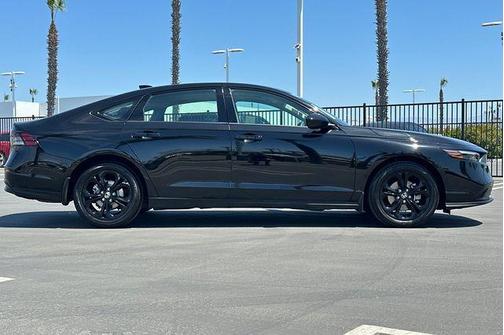 Crystal Black Pearl 2025 Honda Accord SE