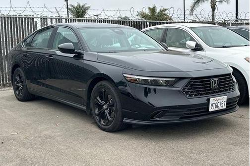 Crystal Black Pearl 2025 Honda Accord SE
