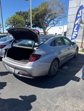 2021 Hyundai SONATA Hybrid Limited
