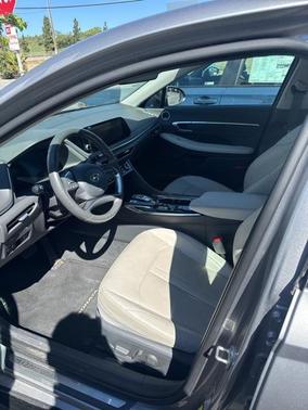 2021 Hyundai SONATA Hybrid Limited