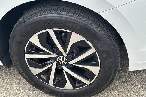 Pure White 2024 Volkswagen Jetta 1.5T S