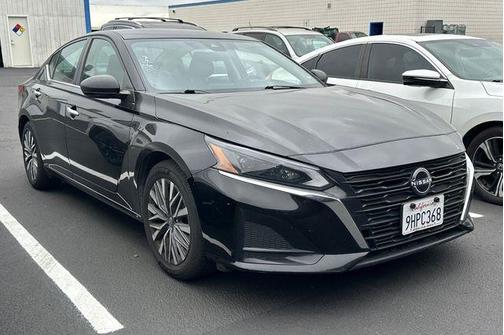 Black 2024 Nissan Altima 2.5 SV