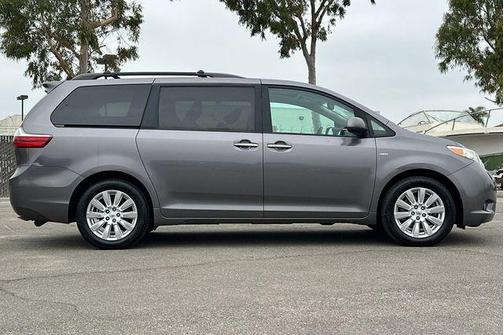 Predawn Gray Mica 2017 Toyota Sienna XLE