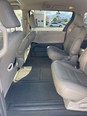 Predawn Gray Mica 2017 Toyota Sienna XLE