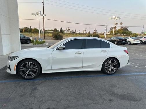 2021 BMW 330 i