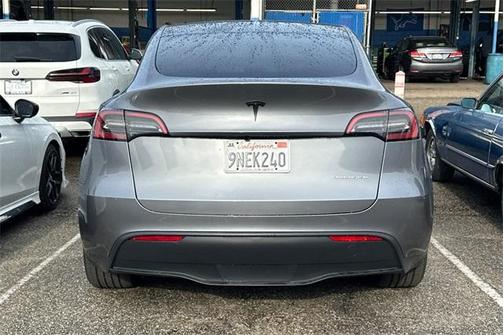 2024 Tesla Model Y Long Range