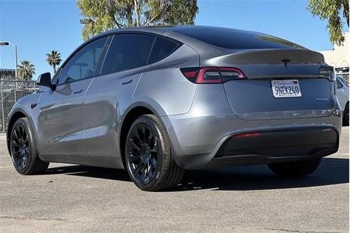 2024 Tesla Model Y Long Range