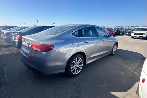 2016 Chrysler 200 LX