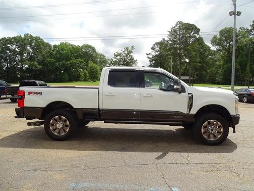 Star White Metallic Tri-Coat 2025 Ford F-250 King Ranch