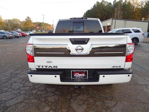2017 Nissan Titan Platinum Reserve
