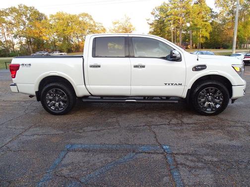 2017 Nissan Titan Platinum Reserve