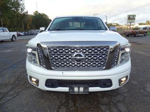 2017 Nissan Titan Platinum Reserve